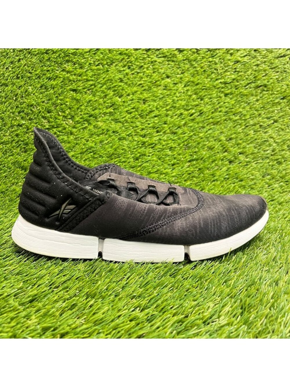 Reebok DailyFit Womens Size 8 Black White Gum Athletic Running Shoes Sneakers